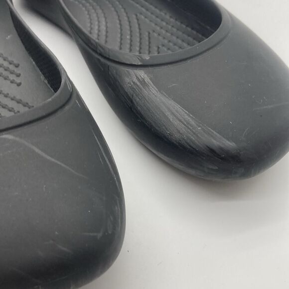 Womens Size 9 Crocs On The Clock Work Flat Matte Black Pointed Toe Flats - Picture 10 of 11